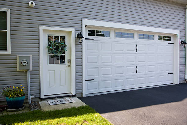 24/7 Emergency Garage Door Panel Replacement experts in Germantown, MD